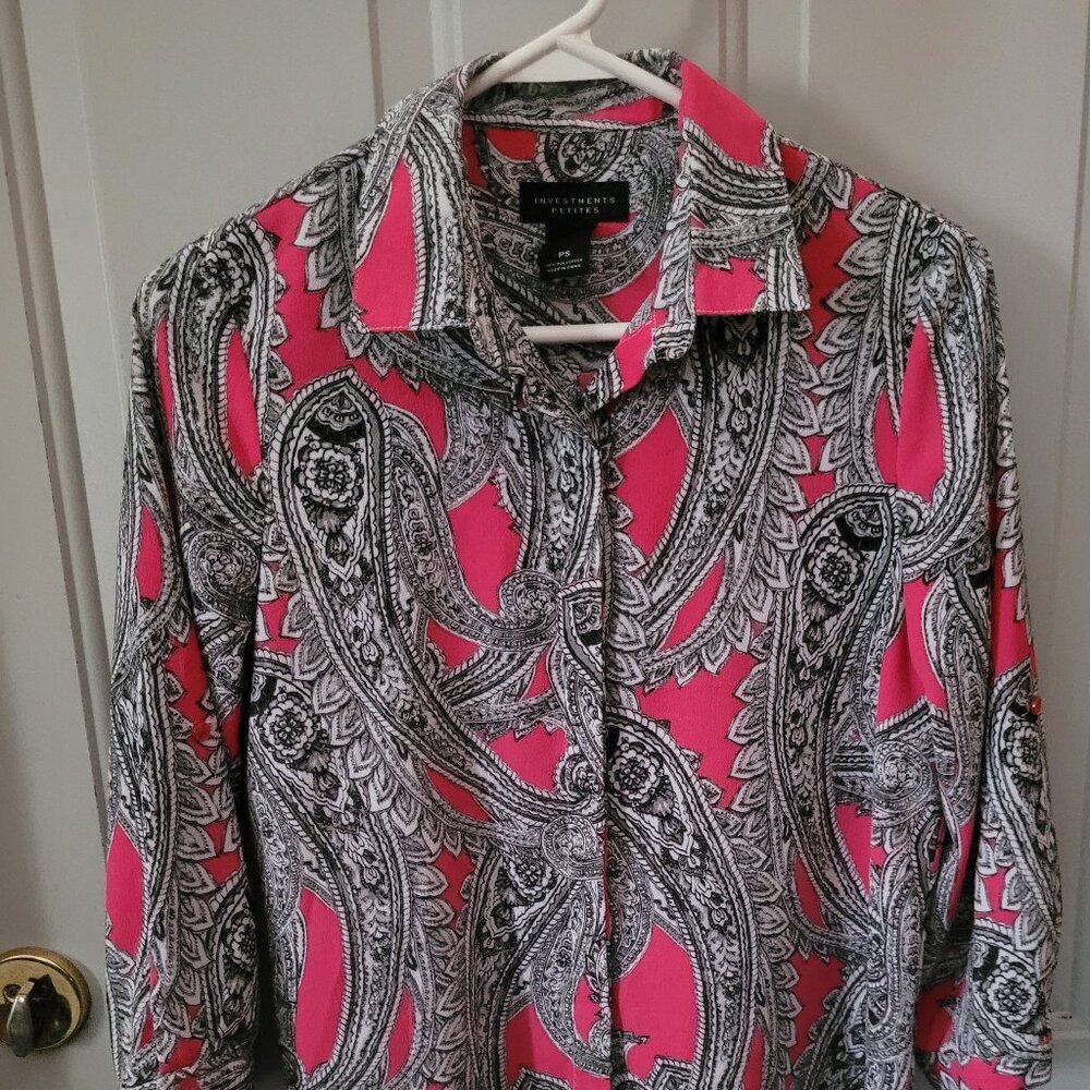 Investments Petites Gray & Pink Paisley Button up Top Size Petite Small